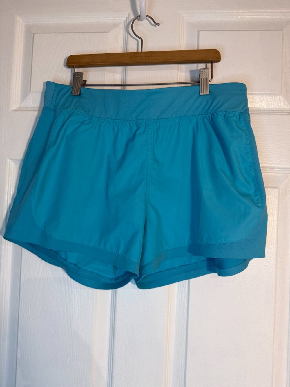 Athleta Aqua Running Shorts | Built-In Liner | Quick Dry | Size Large - Picture 2 of 8